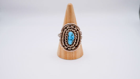 Vintage Turquoise Ring with Braid Detail